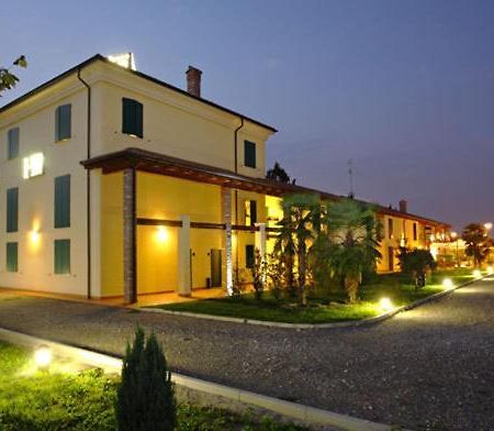 Hotel Gabarda Carpi Luaran gambar