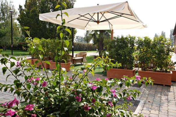 Hotel Gabarda Carpi Luaran gambar