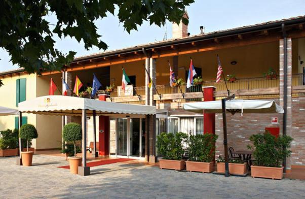 Hotel Gabarda Carpi Luaran gambar